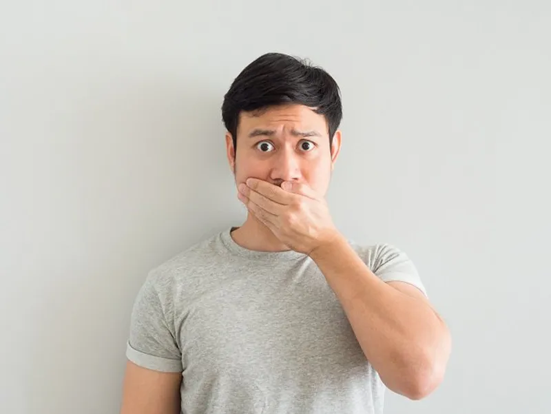 بوی بد دهان علل و درمان